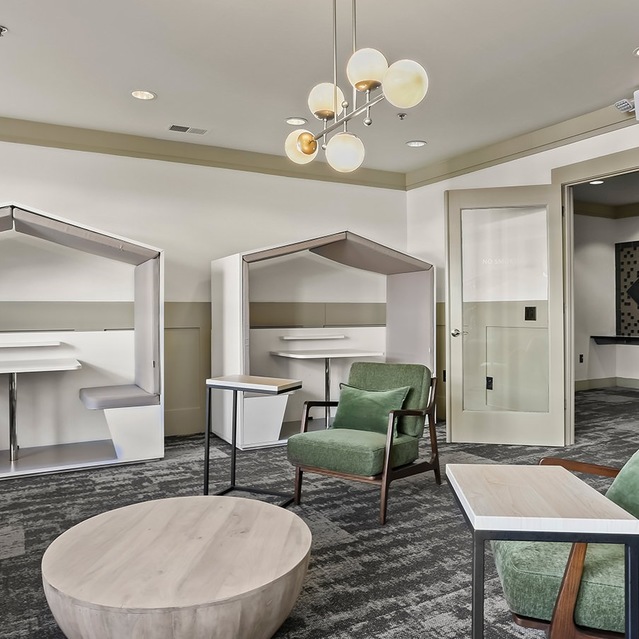 Porter Westside - Carpeted Lounge Area