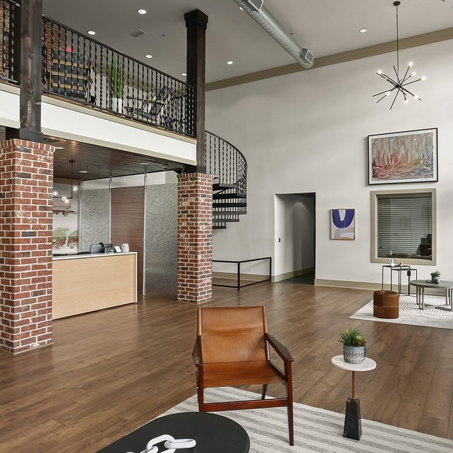 Porter Westside - Spacious Lobby