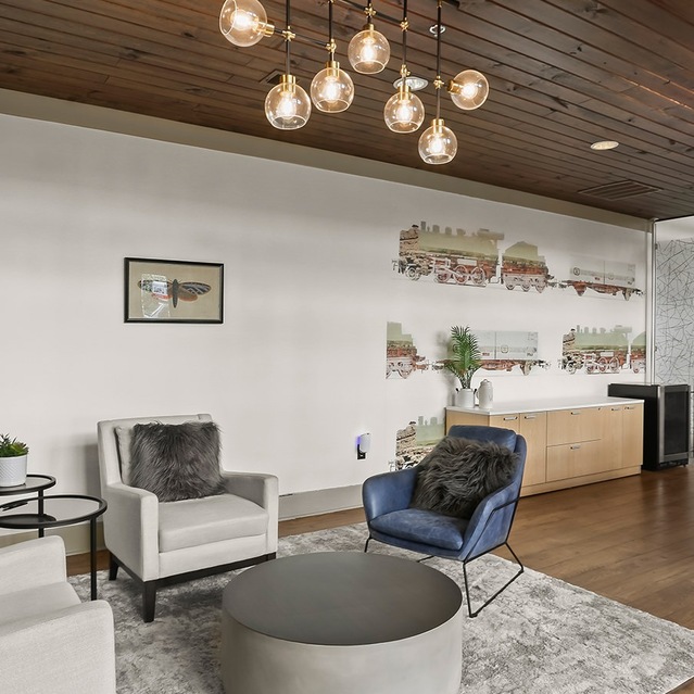 Porter Westside - Spacious Lobby