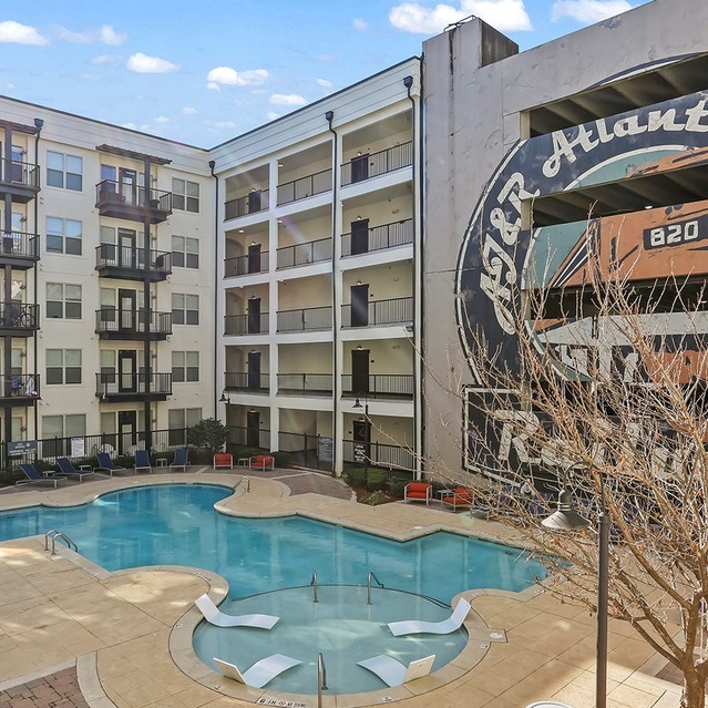 Porter Westside - Swimming Pool with Sun Deck