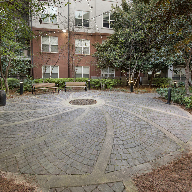 Porter Westside - Courtyard